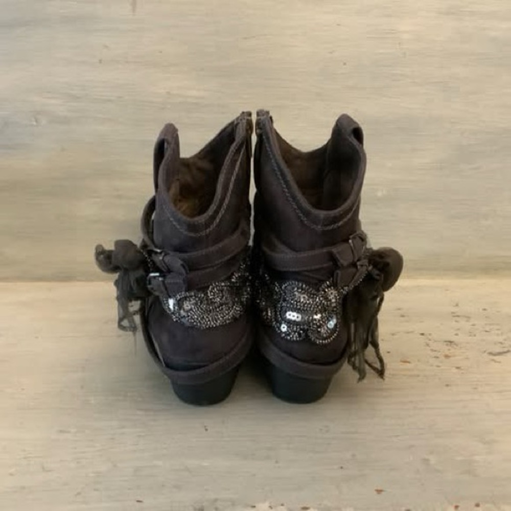 Not Rated Fancy Grey Faux Leather Western Style Ankle Boot Size‎ 9 GC - Picture 5 of 9